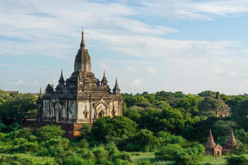 Zfreeti Hotel Nyaung-U Bagian luar foto